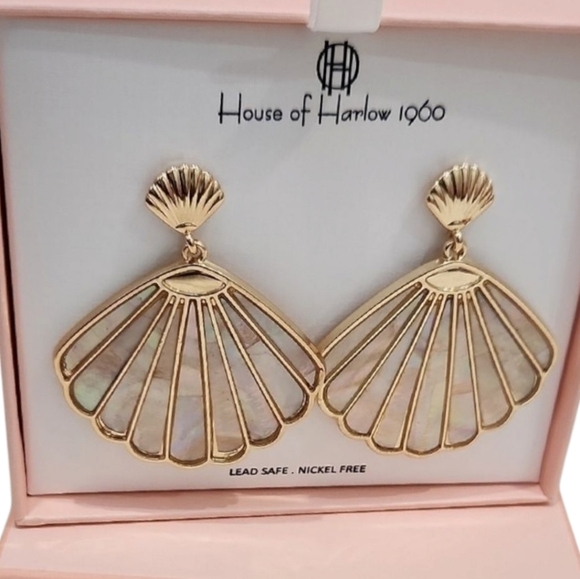 💛🔹️House of Harlow🔹️ 1960 Gold Shell Iridescent Scallop Earrings ✨️🐚 - Picture 2 of 6